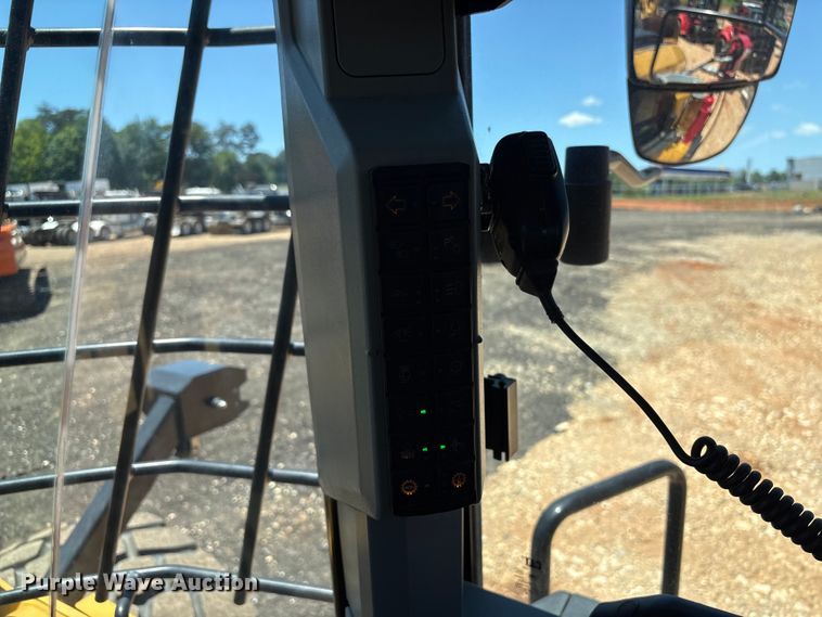 image for item EF1243 2022 Caterpillar 982 wheel loader