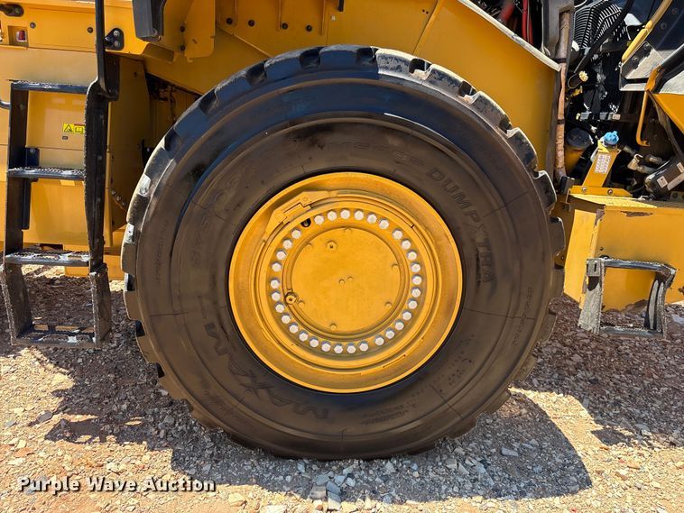image for item EF1243 2022 Caterpillar 982 wheel loader