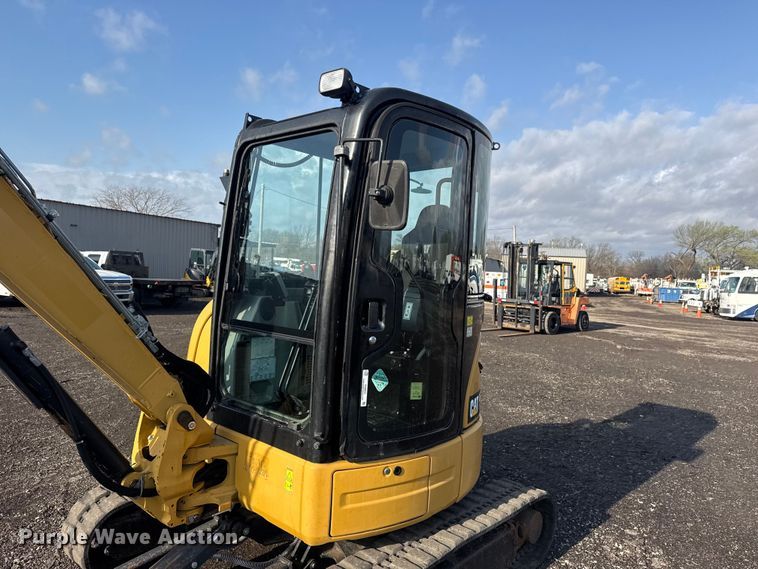 image for item EG8842 2014 Caterpillar 303.5E mini excavator