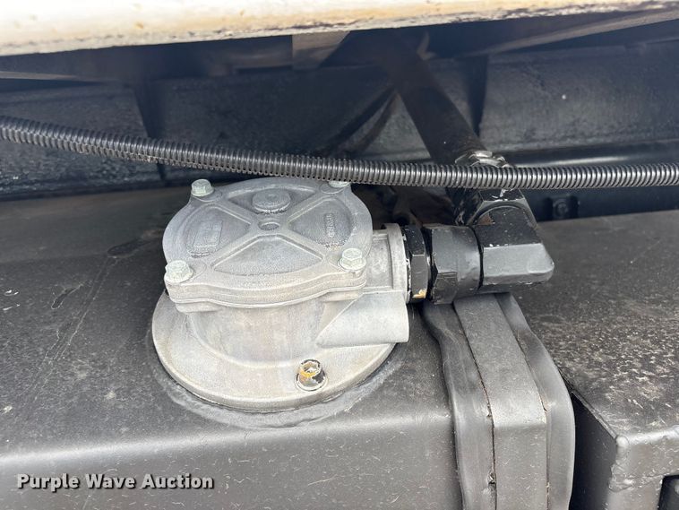 image for item EG9091 2013 Freightliner Business Class M2 grapple truck