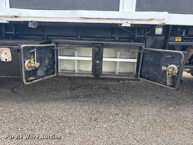 image for item EG9091 2013 Freightliner Business Class M2 grapple truck