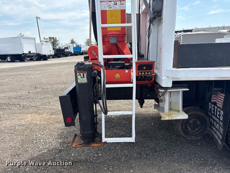 image for item EG9091 2013 Freightliner Business Class M2 grapple truck