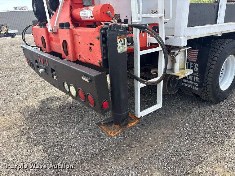 image for item EG9091 2013 Freightliner Business Class M2 grapple truck
