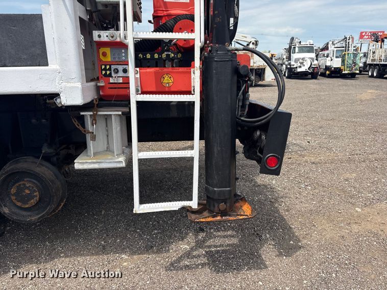 image for item EG9091 2013 Freightliner Business Class M2 grapple truck