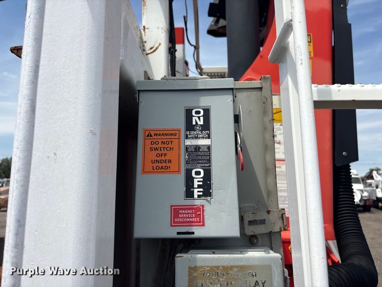 image for item EG9091 2013 Freightliner Business Class M2 grapple truck