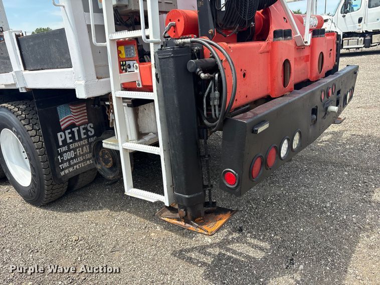 image for item EG9091 2013 Freightliner Business Class M2 grapple truck
