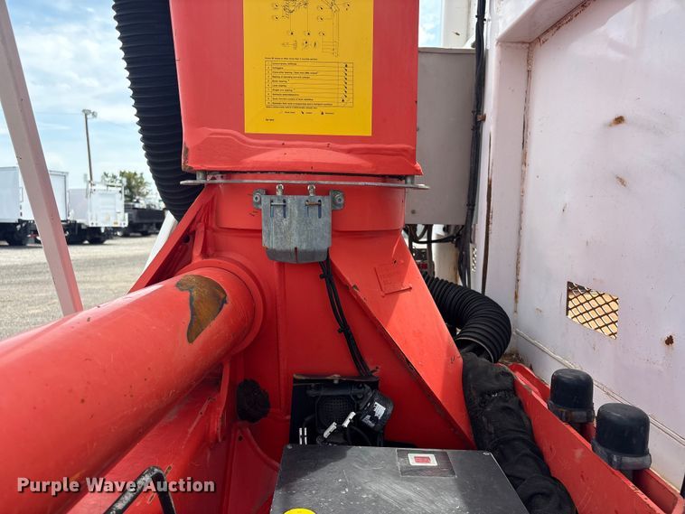 image for item EG9091 2013 Freightliner Business Class M2 grapple truck