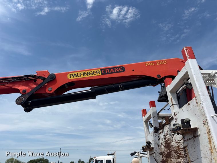 image for item EG9091 2013 Freightliner Business Class M2 grapple truck