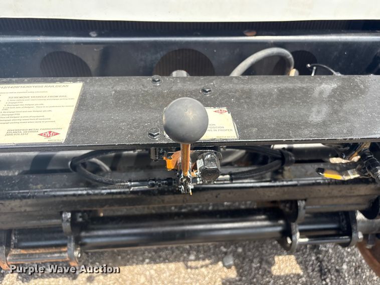 image for item EG9091 2013 Freightliner Business Class M2 grapple truck
