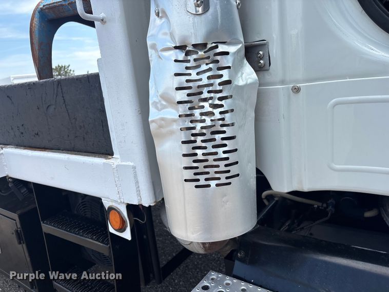 image for item EG9091 2013 Freightliner Business Class M2 grapple truck