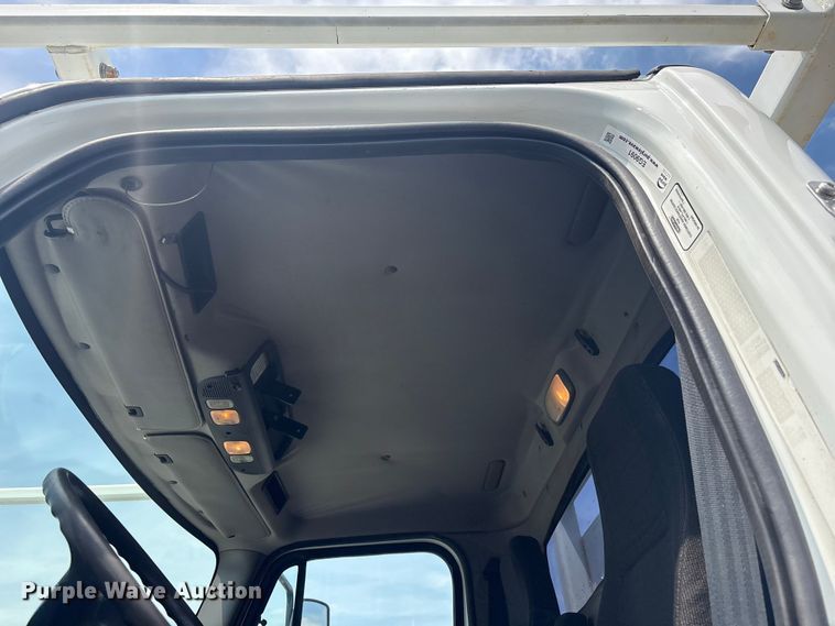 image for item EG9091 2013 Freightliner Business Class M2 grapple truck