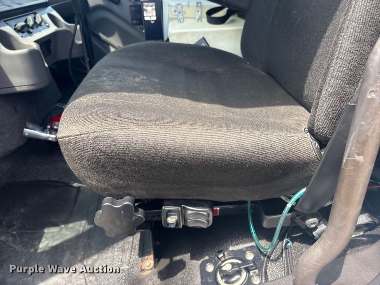 image for item EG9091 2013 Freightliner Business Class M2 grapple truck