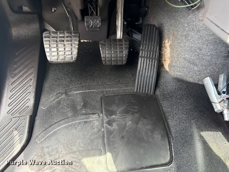 image for item EG9091 2013 Freightliner Business Class M2 grapple truck