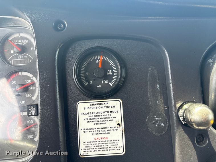 image for item EG9091 2013 Freightliner Business Class M2 grapple truck