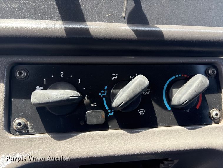 image for item EG9091 2013 Freightliner Business Class M2 grapple truck