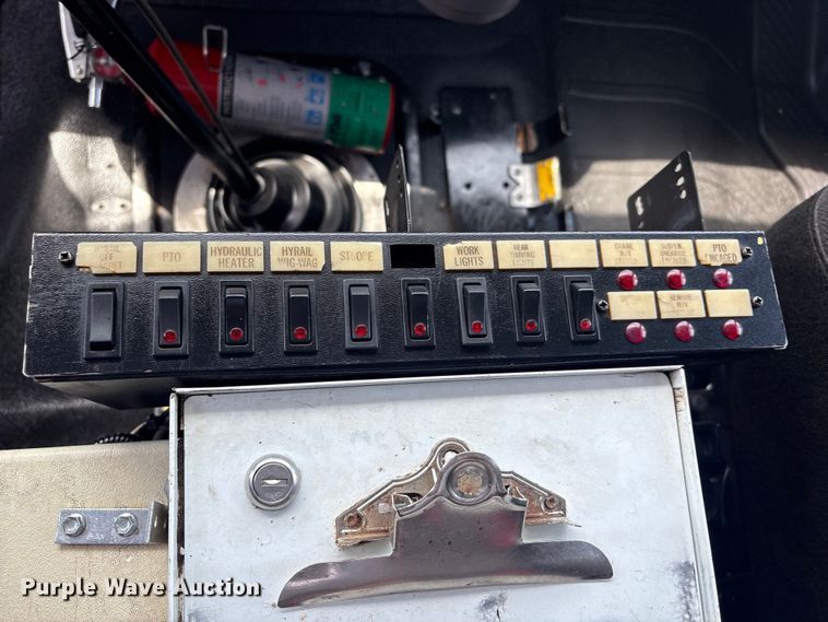 image for item EG9091 2013 Freightliner Business Class M2 grapple truck