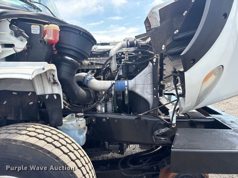 image for item EG9091 2013 Freightliner Business Class M2 grapple truck