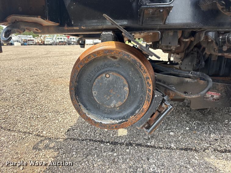 image for item EG9091 2013 Freightliner Business Class M2 grapple truck