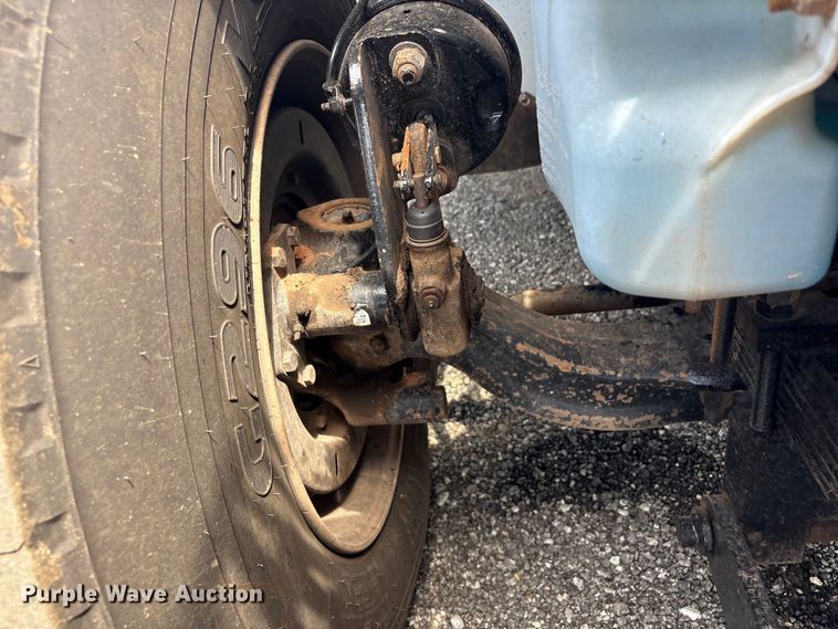 image for item EG9091 2013 Freightliner Business Class M2 grapple truck