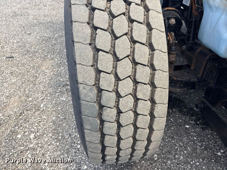 image for item EG9091 2013 Freightliner Business Class M2 grapple truck