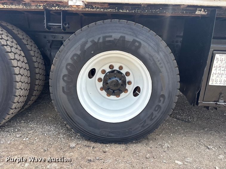 image for item EG9091 2013 Freightliner Business Class M2 grapple truck