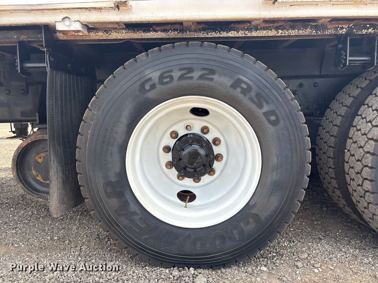 image for item EG9091 2013 Freightliner Business Class M2 grapple truck