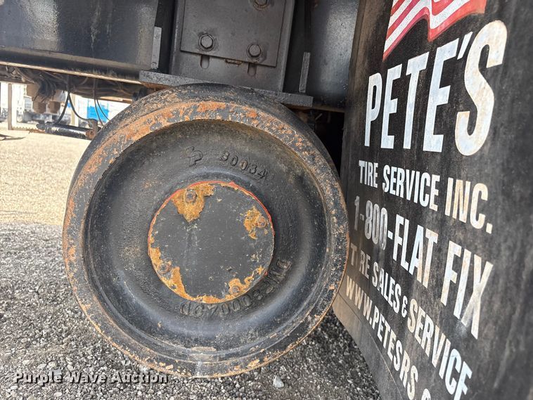 image for item EG9091 2013 Freightliner Business Class M2 grapple truck