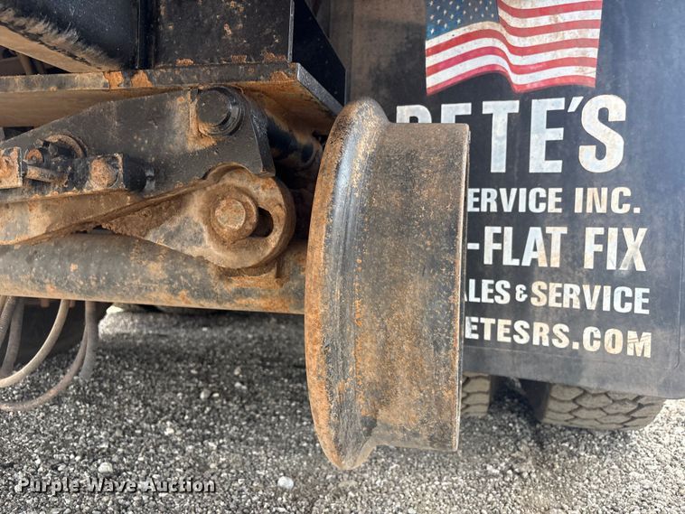 image for item EG9091 2013 Freightliner Business Class M2 grapple truck