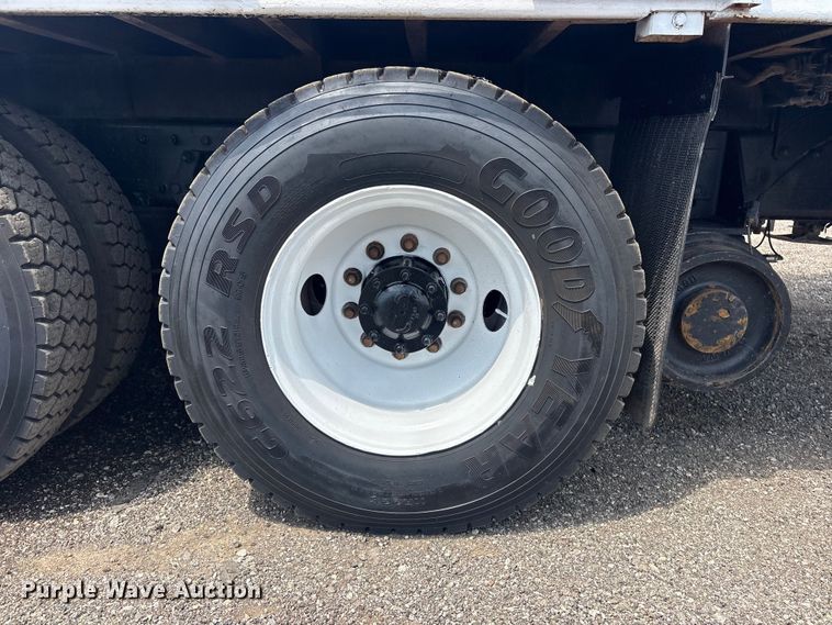 image for item EG9091 2013 Freightliner Business Class M2 grapple truck