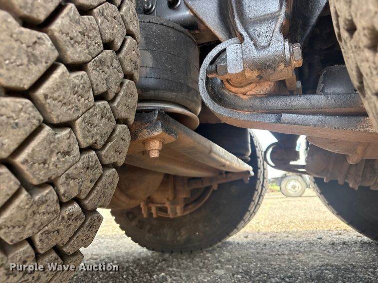 image for item EG9091 2013 Freightliner Business Class M2 grapple truck