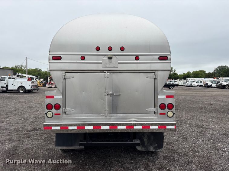 image for item EG9101 1991 International 9300 water truck