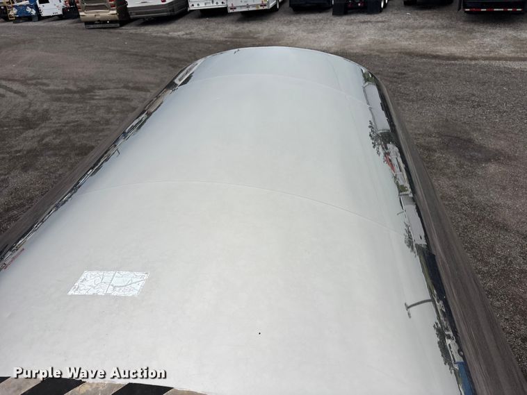 image for item EG9101 1991 International 9300 water truck