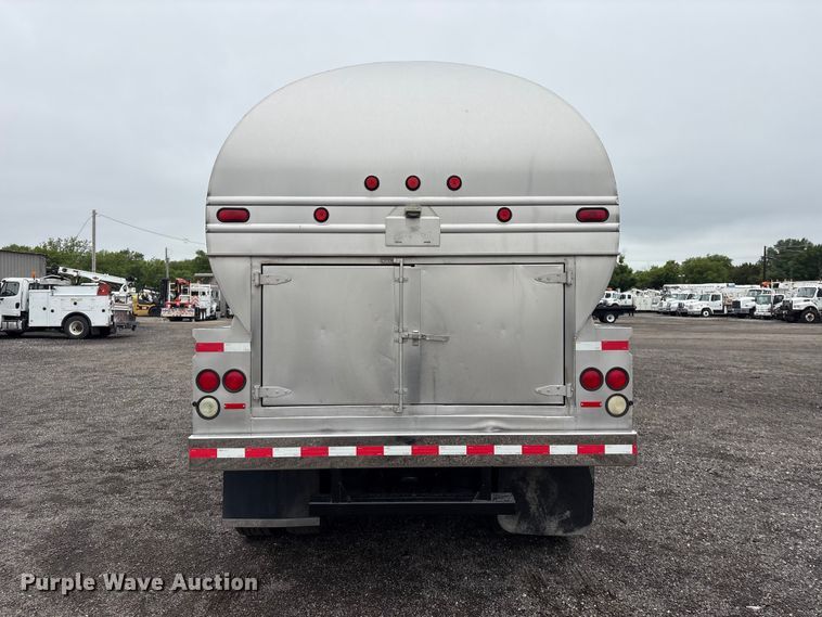 image for item EG9101 1991 International 9300 water truck
