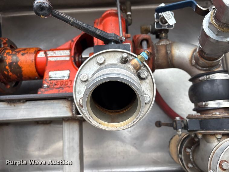 image for item EG9101 1991 International 9300 water truck