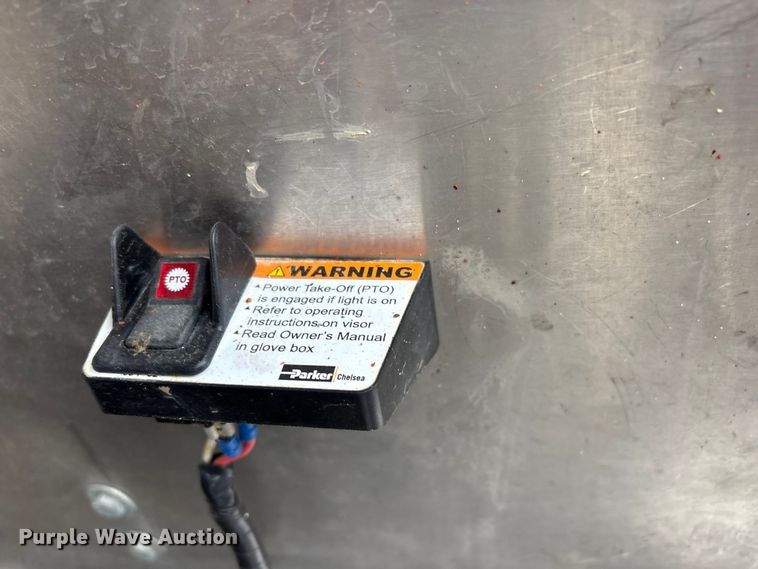 image for item EG9101 1991 International 9300 water truck