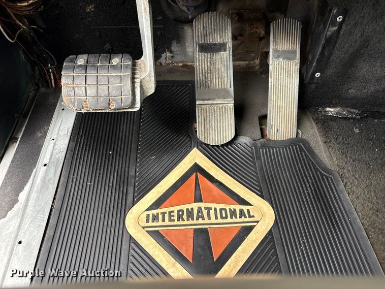 image for item EG9101 1991 International 9300 water truck