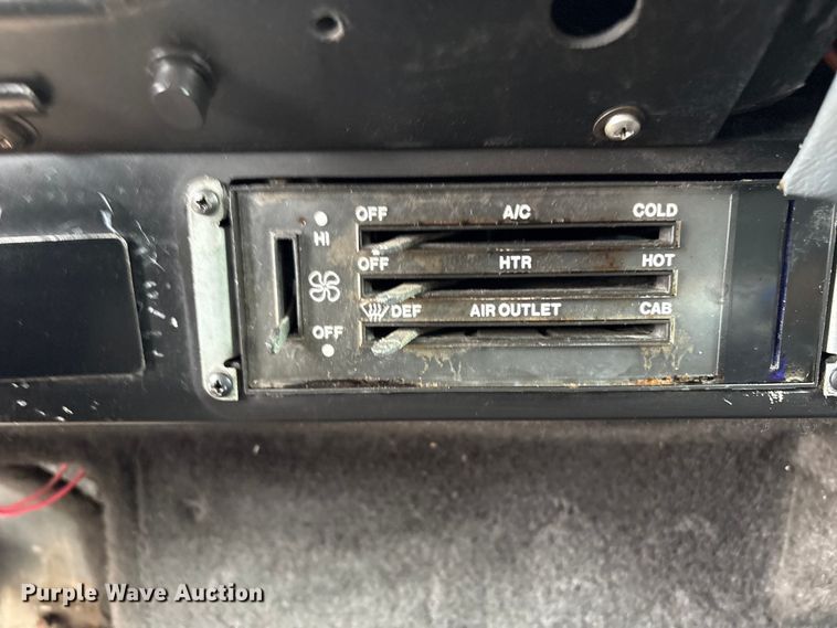 image for item EG9101 1991 International 9300 water truck