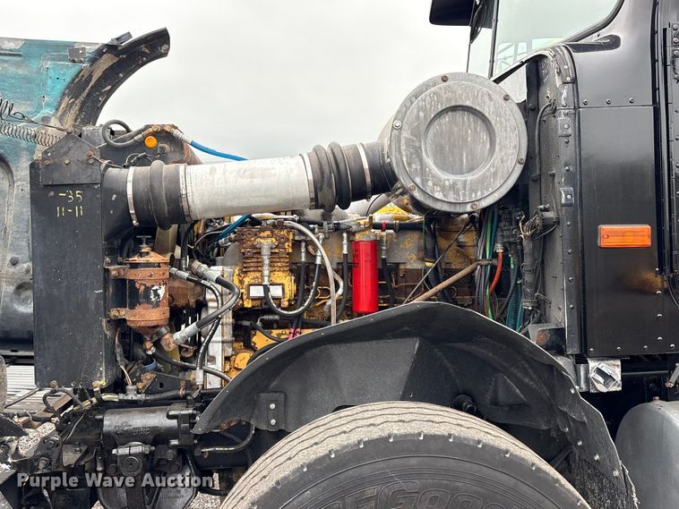 image for item EG9101 1991 International 9300 water truck
