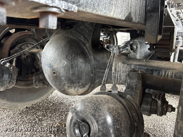 image for item EG9101 1991 International 9300 water truck