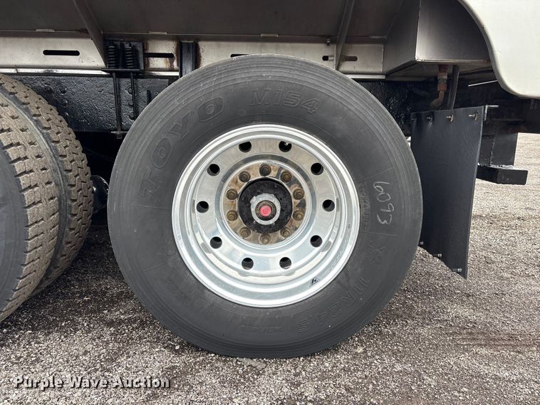image for item EG9101 1991 International 9300 water truck