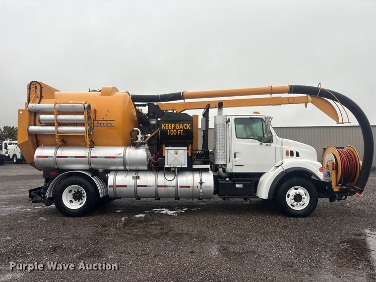 image for item EG9112 2002 Sterling L7500 sewer jetter truck