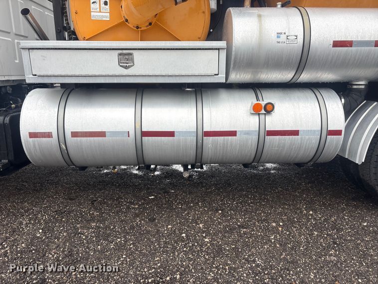 image for item EG9112 2002 Sterling L7500 sewer jetter truck