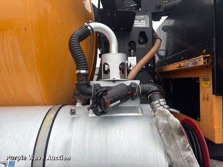 image for item EG9112 2002 Sterling L7500 sewer jetter truck
