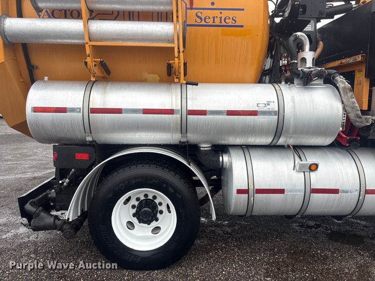 image for item EG9112 2002 Sterling L7500 sewer jetter truck