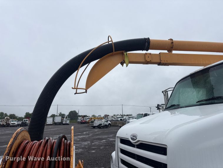 image for item EG9112 2002 Sterling L7500 sewer jetter truck
