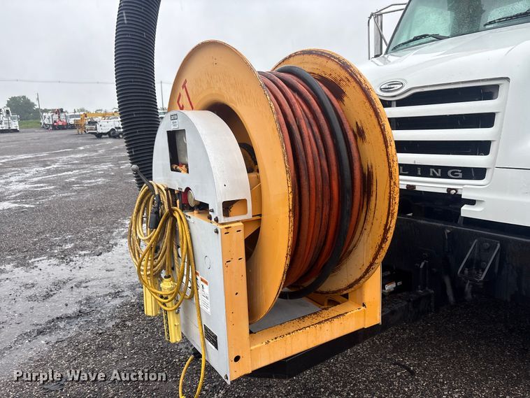 image for item EG9112 2002 Sterling L7500 sewer jetter truck