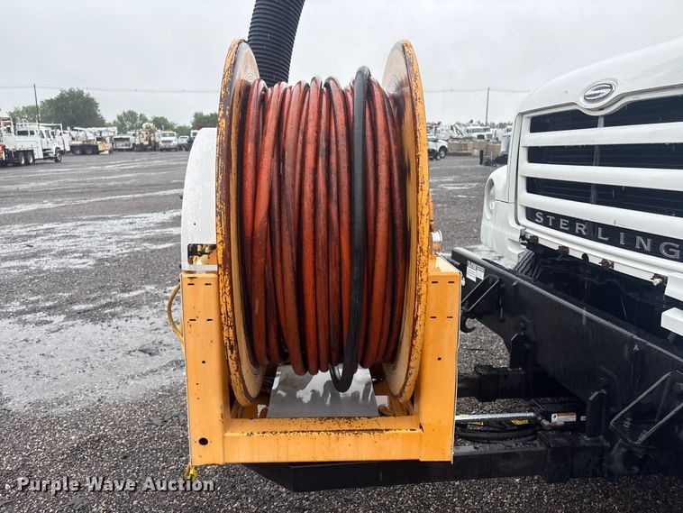 image for item EG9112 2002 Sterling L7500 sewer jetter truck