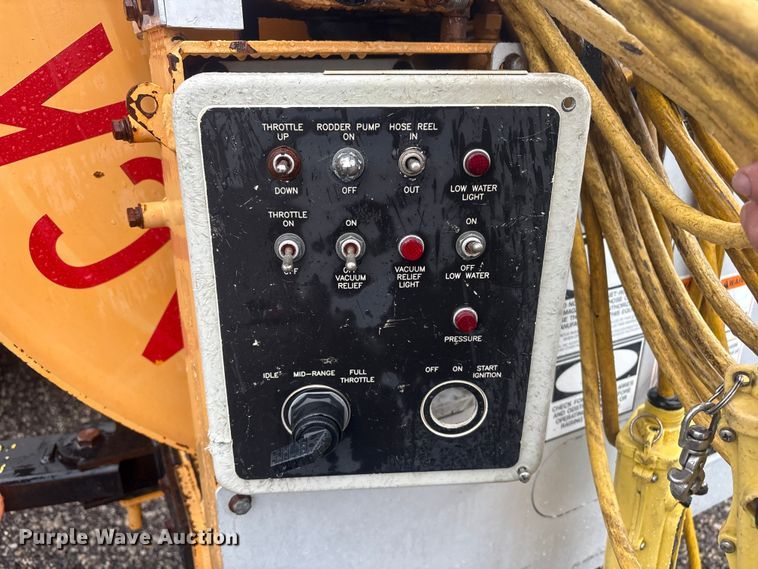 image for item EG9112 2002 Sterling L7500 sewer jetter truck
