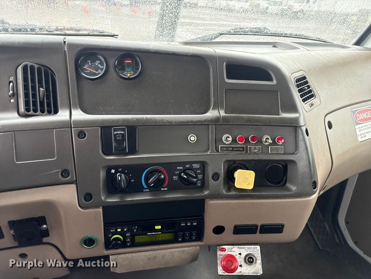 image for item EG9112 2002 Sterling L7500 sewer jetter truck