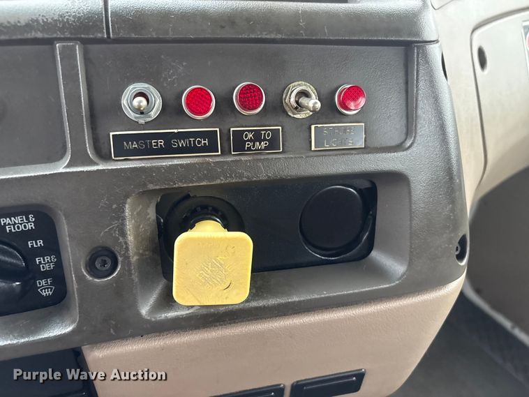 image for item EG9112 2002 Sterling L7500 sewer jetter truck